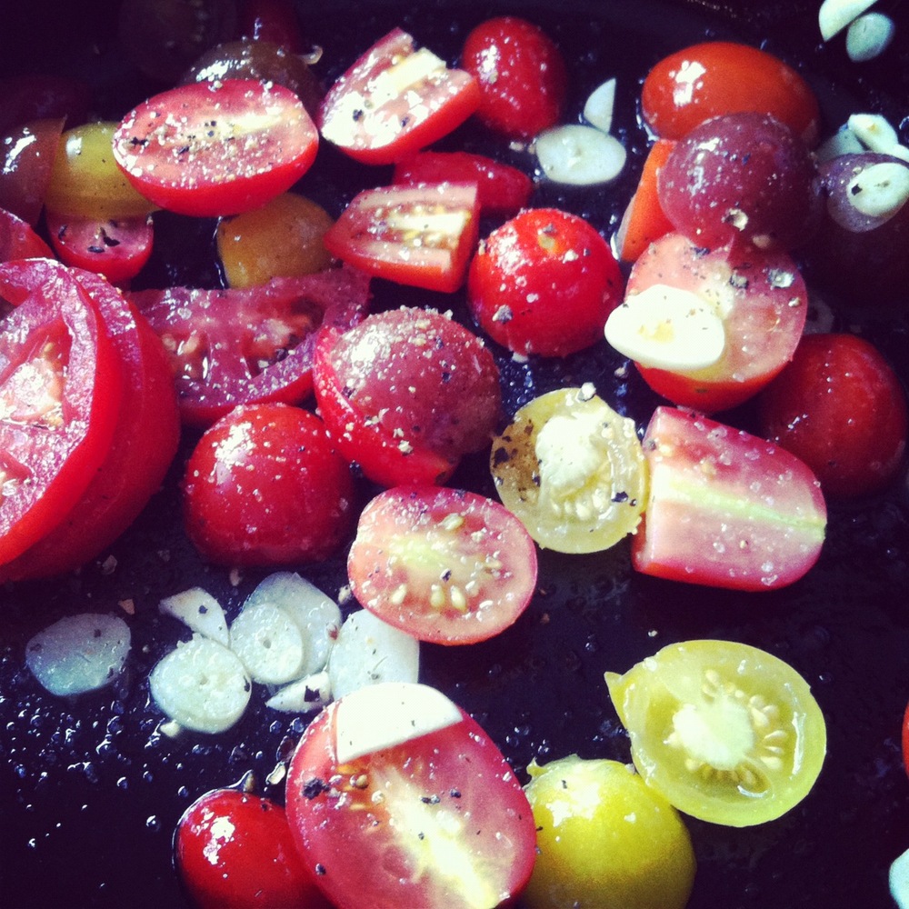 Cherry tomatoes ready to be roasted